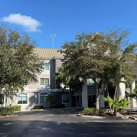 Surestay Plus Hotel By Best Western Vero Beach Exterior foto